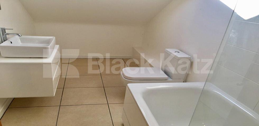 			UNDER OFFER, 2 Bedroom, 1 bath, 1 reception Apartment			 Alfriston Road, Clapham 